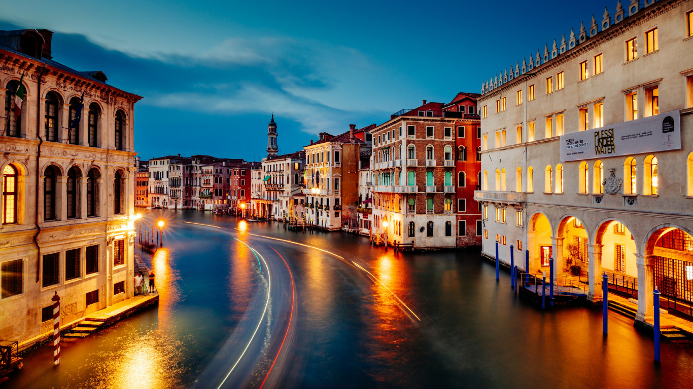 Time Lapse Photography of Cars on Road Between Buildings During Night Time. Wallpaper in 1366x768 Resolution