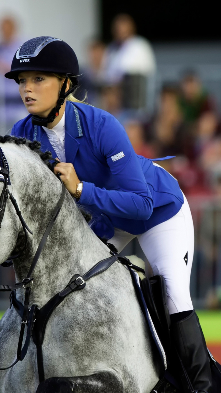 L'homme en Veste Bleue Équitation Cheval Blanc Pendant la Journée. Wallpaper in 750x1334 Resolution