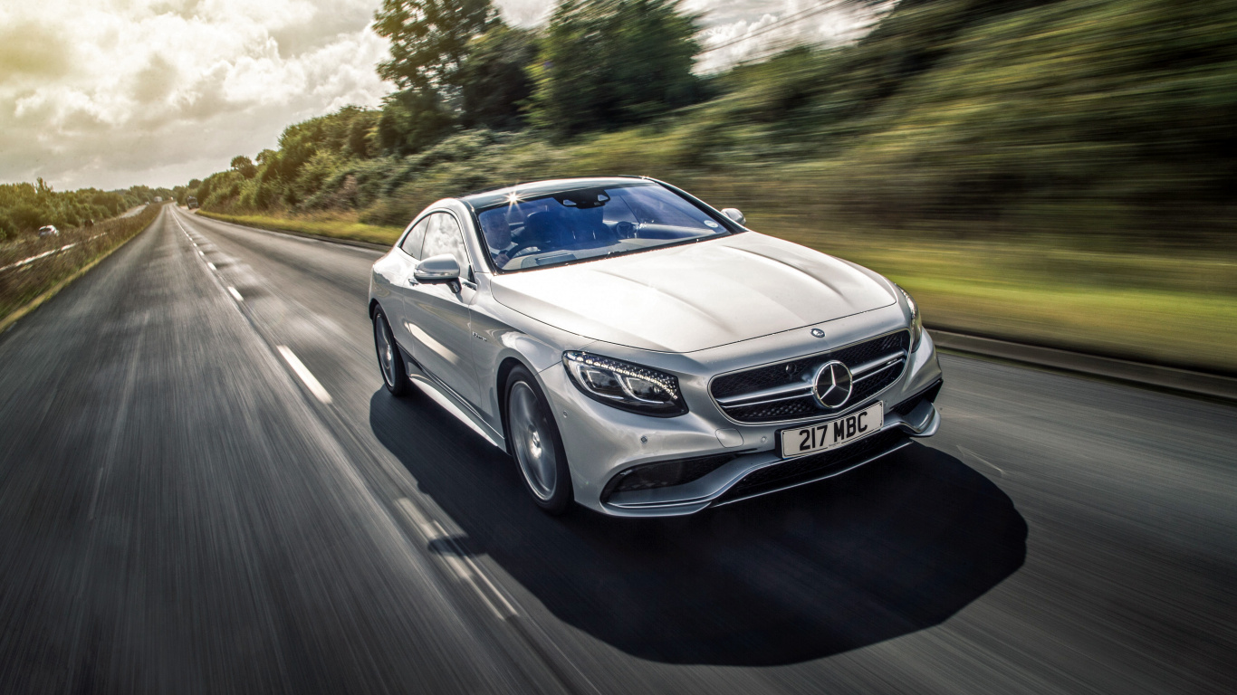 Black Mercedes Benz Coupe on Road During Daytime. Wallpaper in 1366x768 Resolution