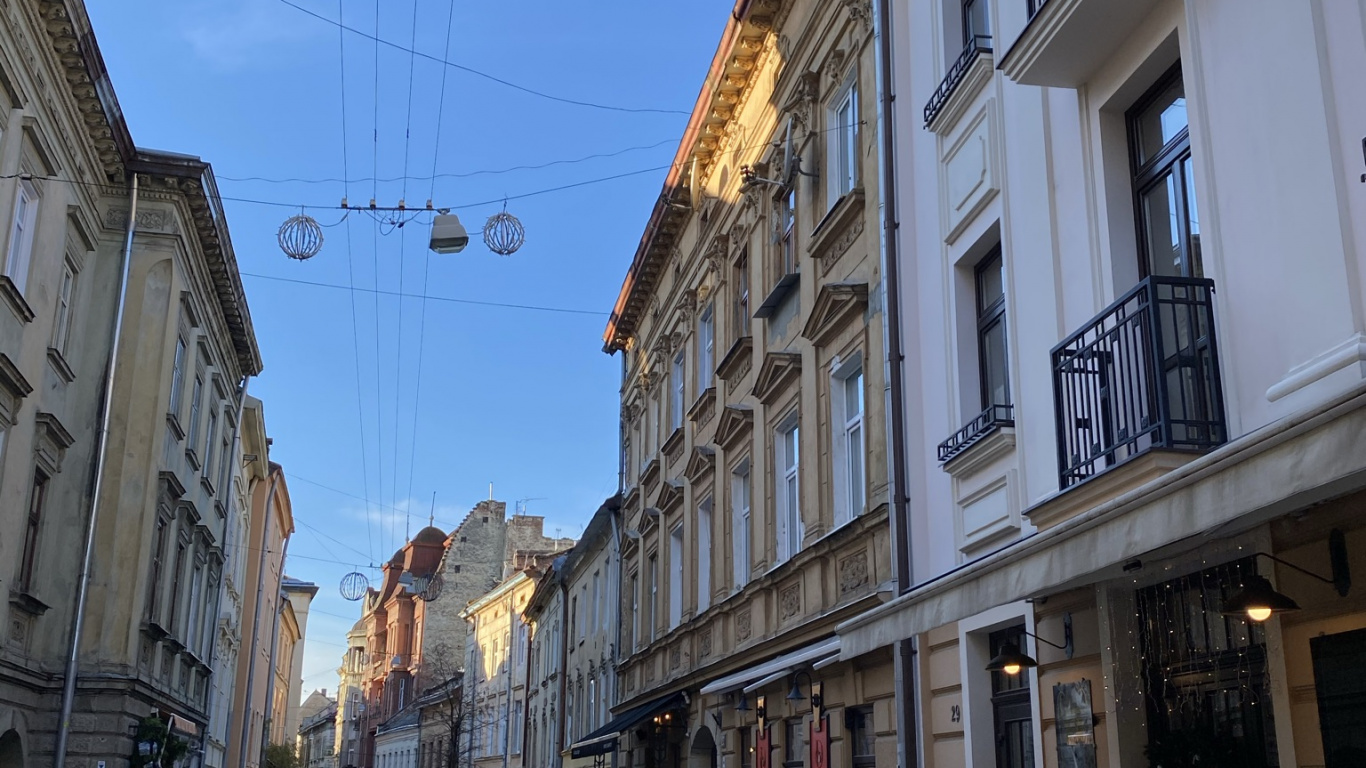 Route, Fenêtre, Ville, Quartier, Infrastructure. Wallpaper in 1366x768 Resolution