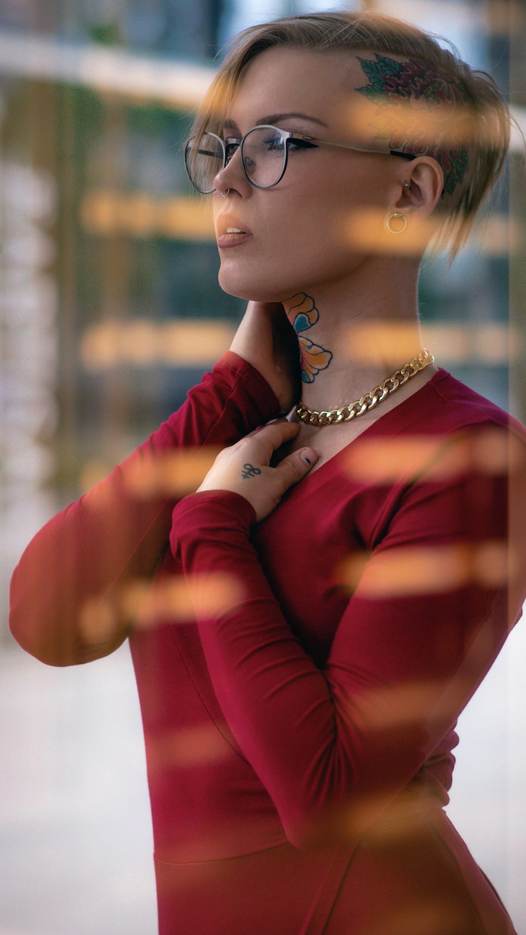 Belleza, Gafas, Gafas de Sol, Humanos, Cabello. Wallpaper in 1080x1920 Resolution