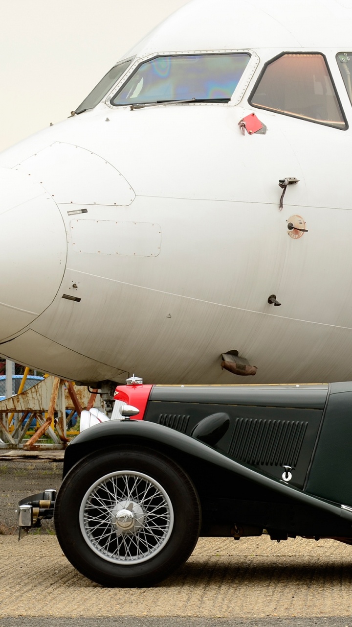 Voiture Ancienne en Noir et Blanc. Wallpaper in 720x1280 Resolution