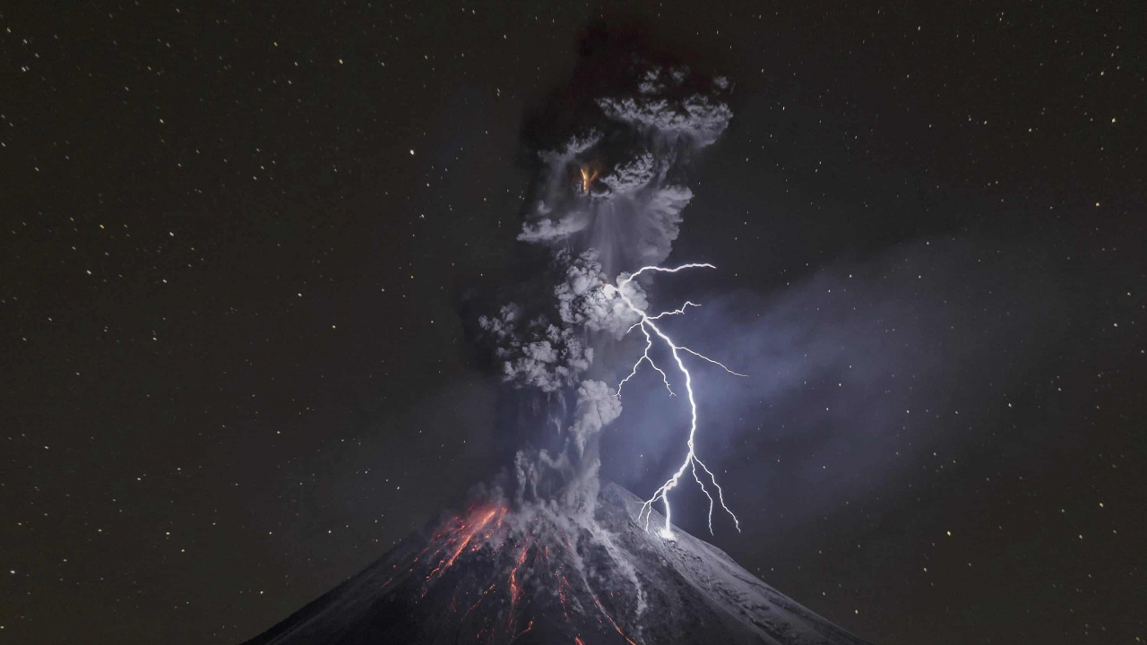 White Smoke Coming Out From Mountain. Wallpaper in 1280x720 Resolution