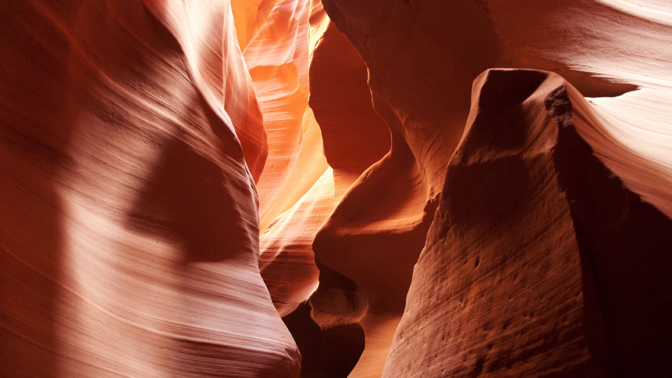 Brown Rock Formation During Daytime. Wallpaper in 1366x768 Resolution