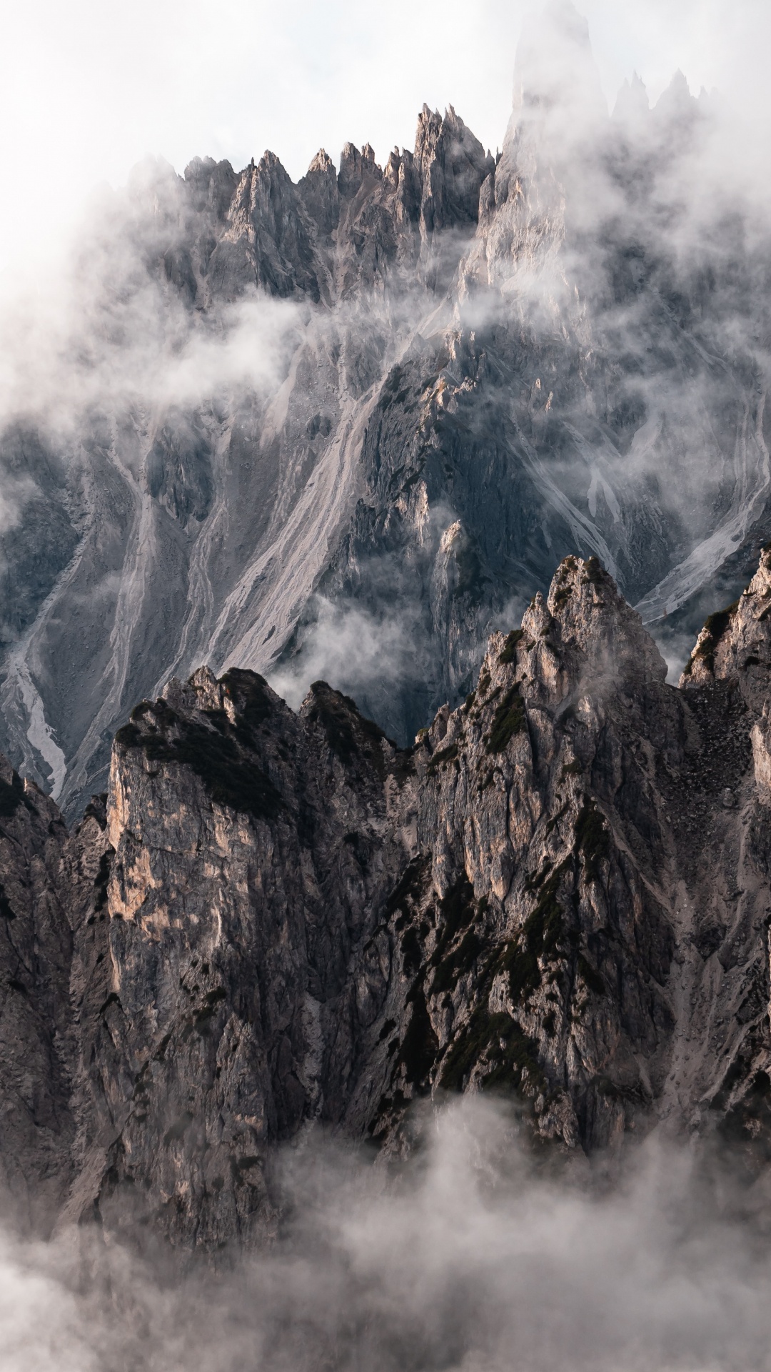 Bergkette, Bergigen Landschaftsformen, Rock, Rauch, Cloud. Wallpaper in 1080x1920 Resolution