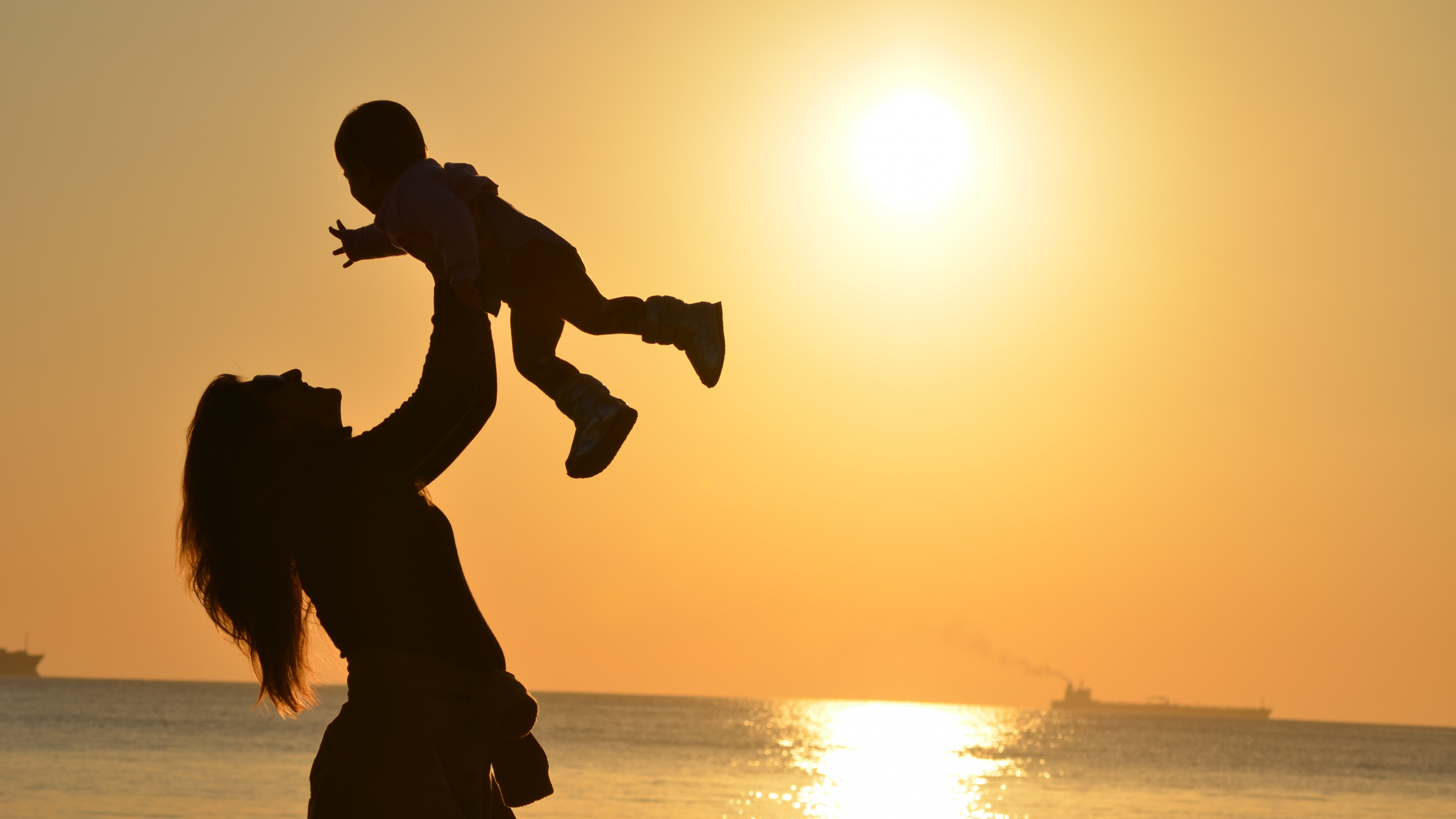 Fille, Les Gens Sur la Plage, Les Gens Dans la Nature, Silhouette, Heureux. Wallpaper in 3840x2160 Resolution