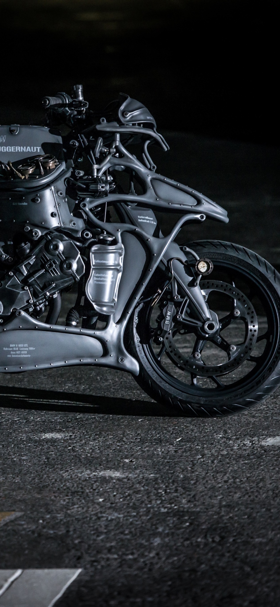 Black and Silver Cruiser Motorcycle. Wallpaper in 1125x2436 Resolution