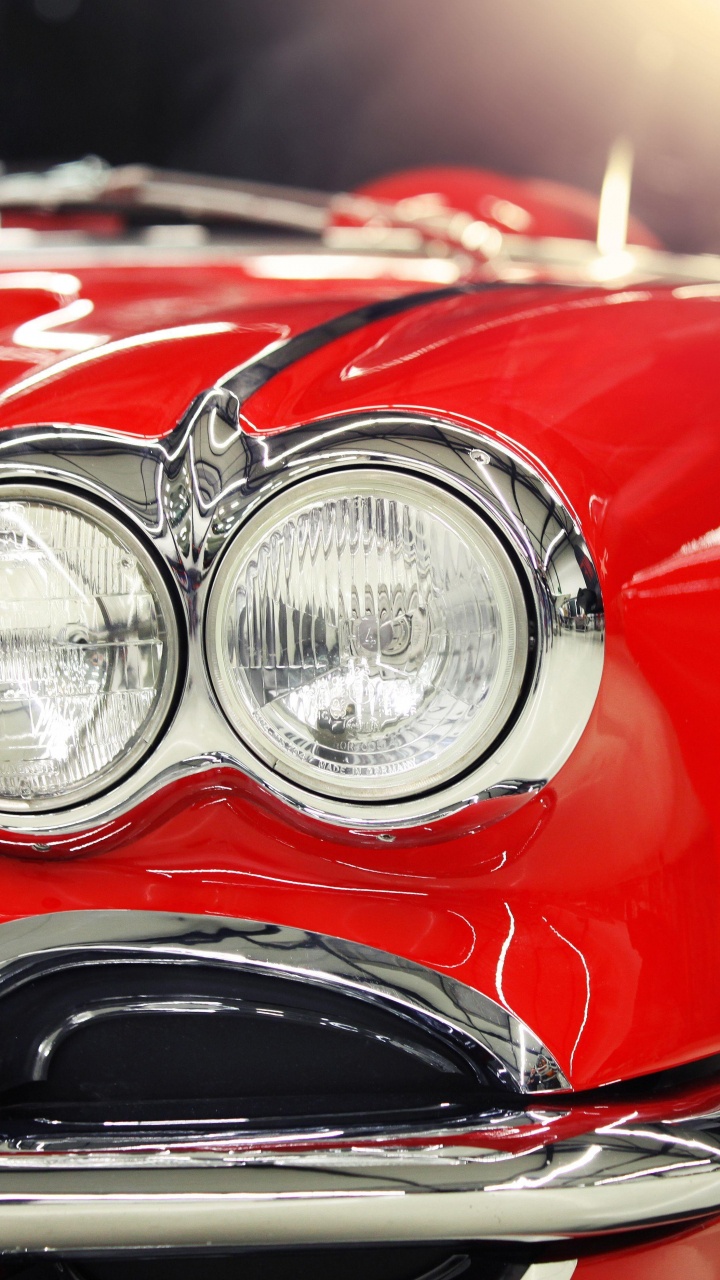 Voiture Rouge et Argent en Gros Plan. Wallpaper in 720x1280 Resolution