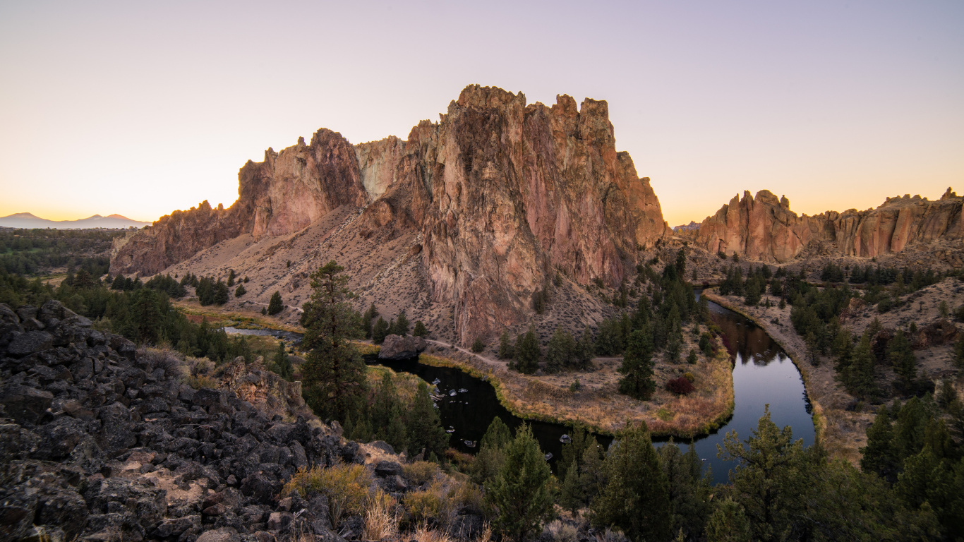 Smith Rock State Park, Krummer Fluss, Park, Redmonder, State Park. Wallpaper in 1366x768 Resolution