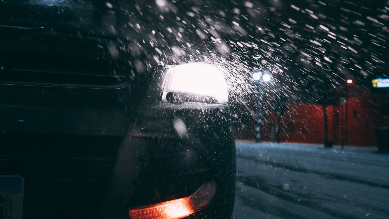 Black Car on Road During Night Time. Wallpaper in 1366x768 Resolution
