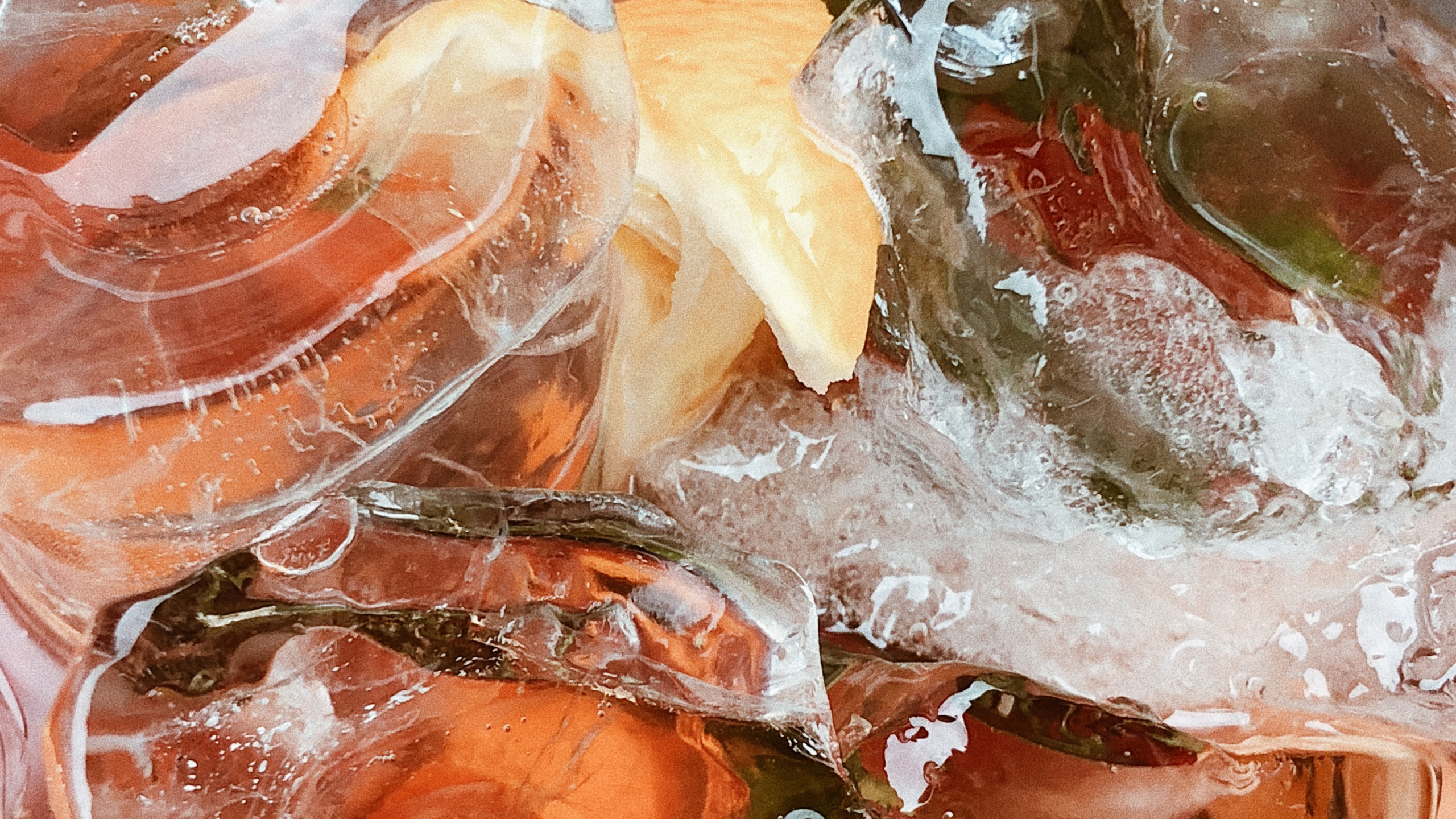 Plato, Líquido, Alimento, Cubo de Hielo, Ingrediente. Wallpaper in 2560x1440 Resolution