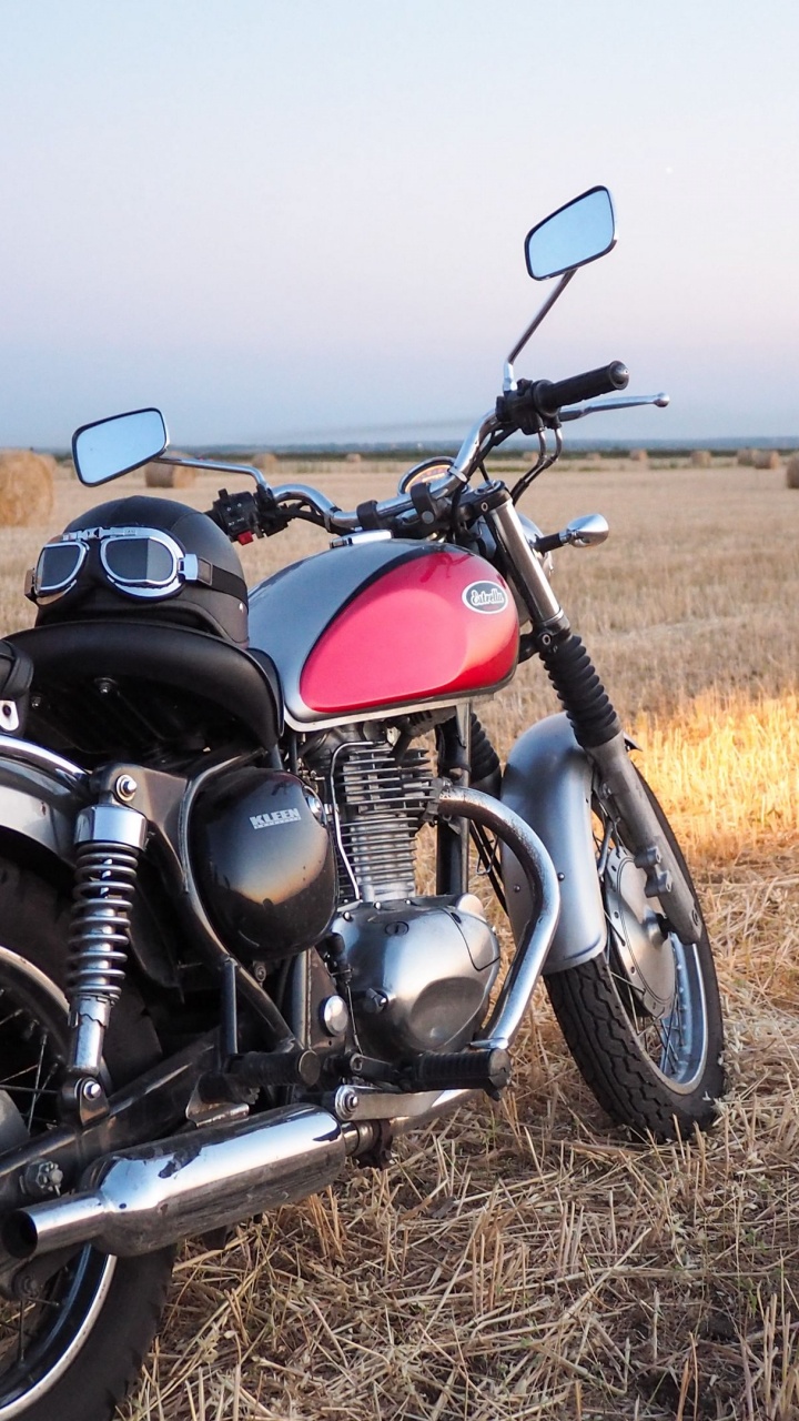 Motorcycle, Cruiser, Kawasaki Estrella, Tire, Wheel. Wallpaper in 720x1280 Resolution