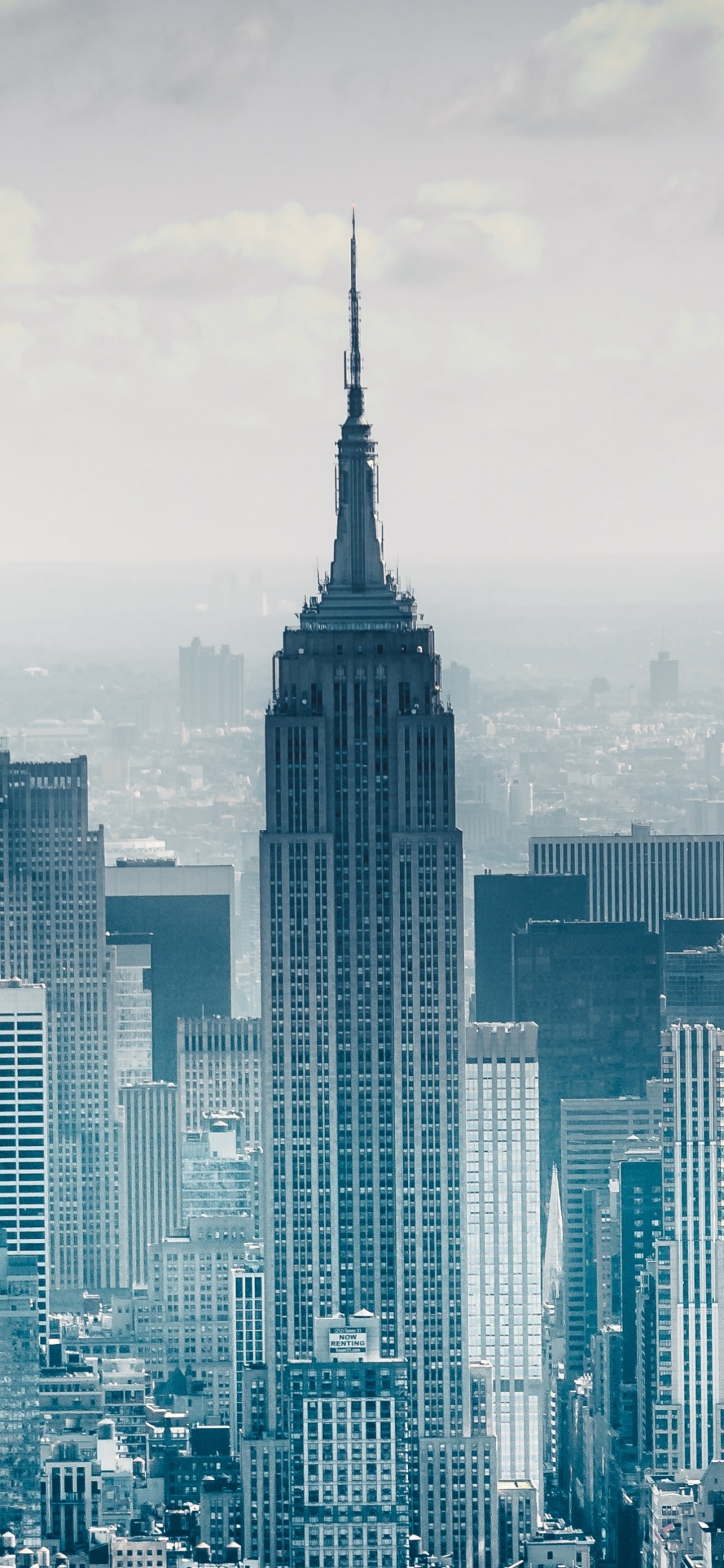 Ios 16, IOS, Idownloadblog, Apple, Gratte-ciel. Wallpaper in 1125x2436 Resolution