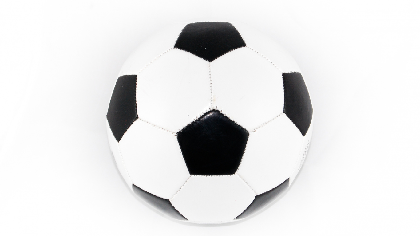 Balón de Fútbol Blanco y Negro. Wallpaper in 1366x768 Resolution