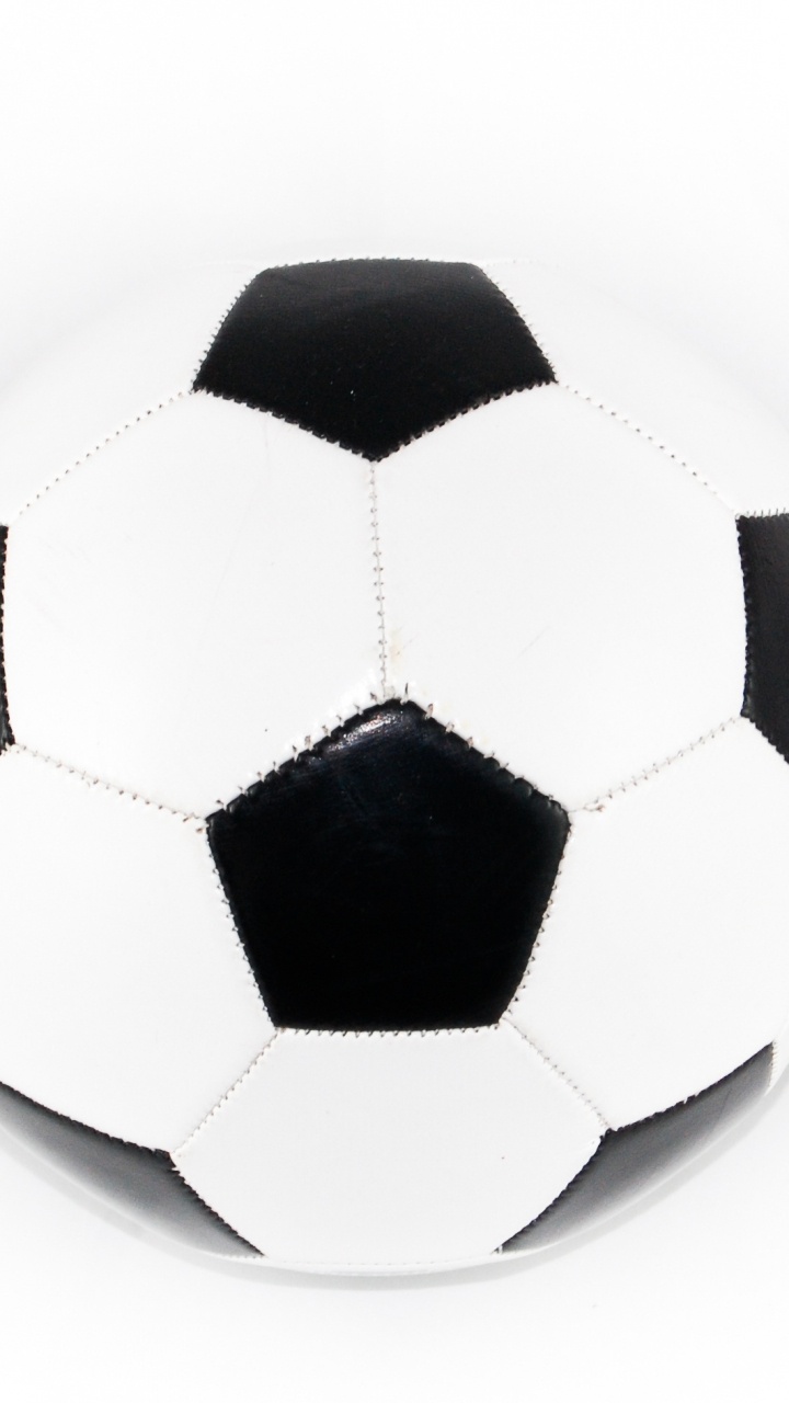 Weißer Und Schwarzer Fußball. Wallpaper in 720x1280 Resolution