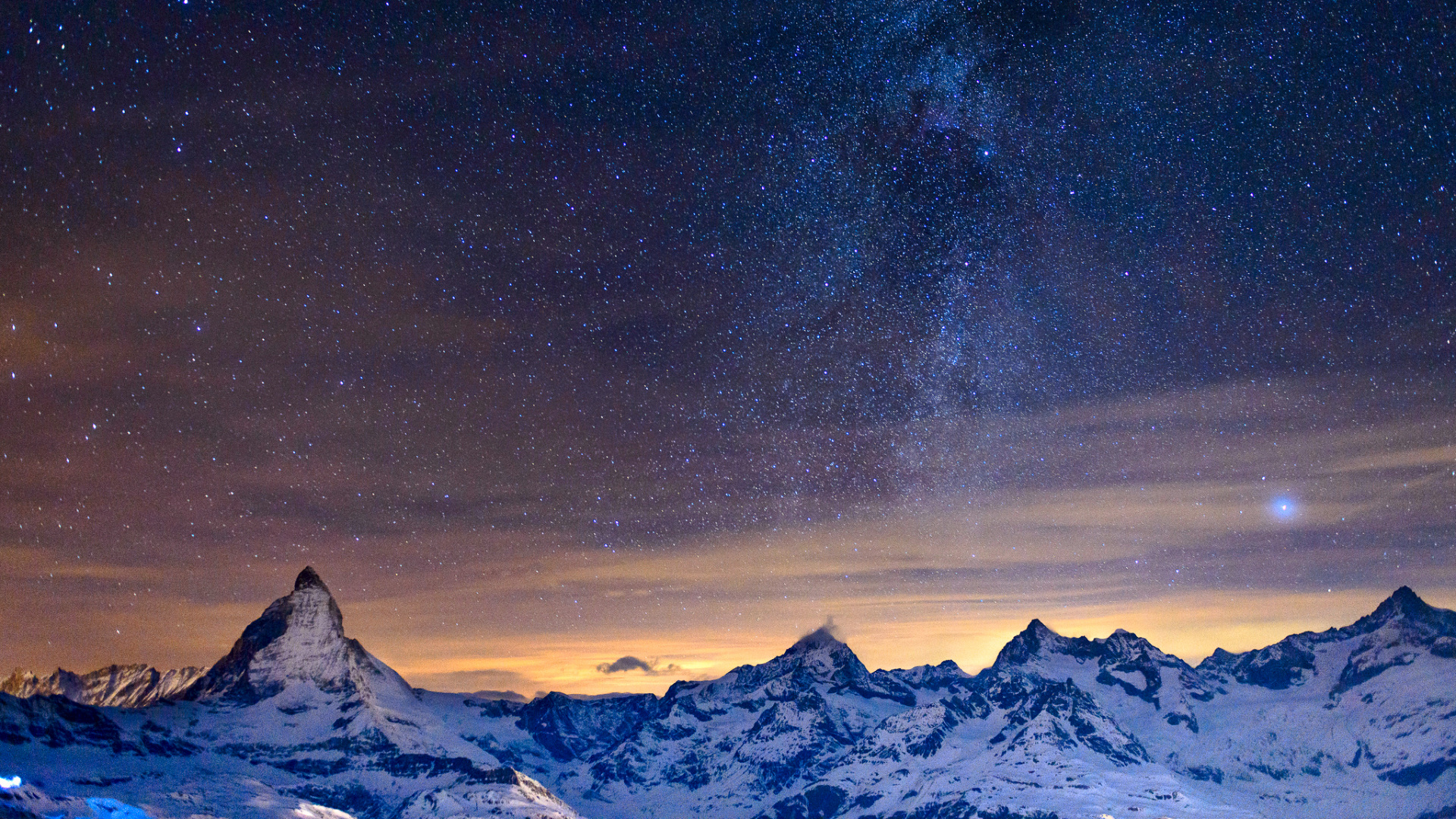 Schneebedeckter Berg Unter Sternennacht. Wallpaper in 1920x1080 Resolution