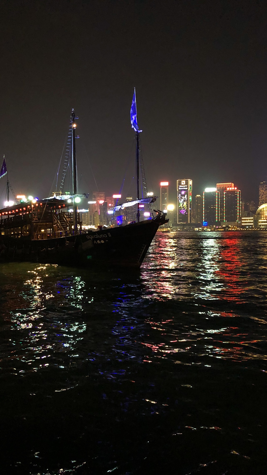 Hongkong, Wasser, Nacht, Metropole, Wasserfahrzeug. Wallpaper in 1080x1920 Resolution