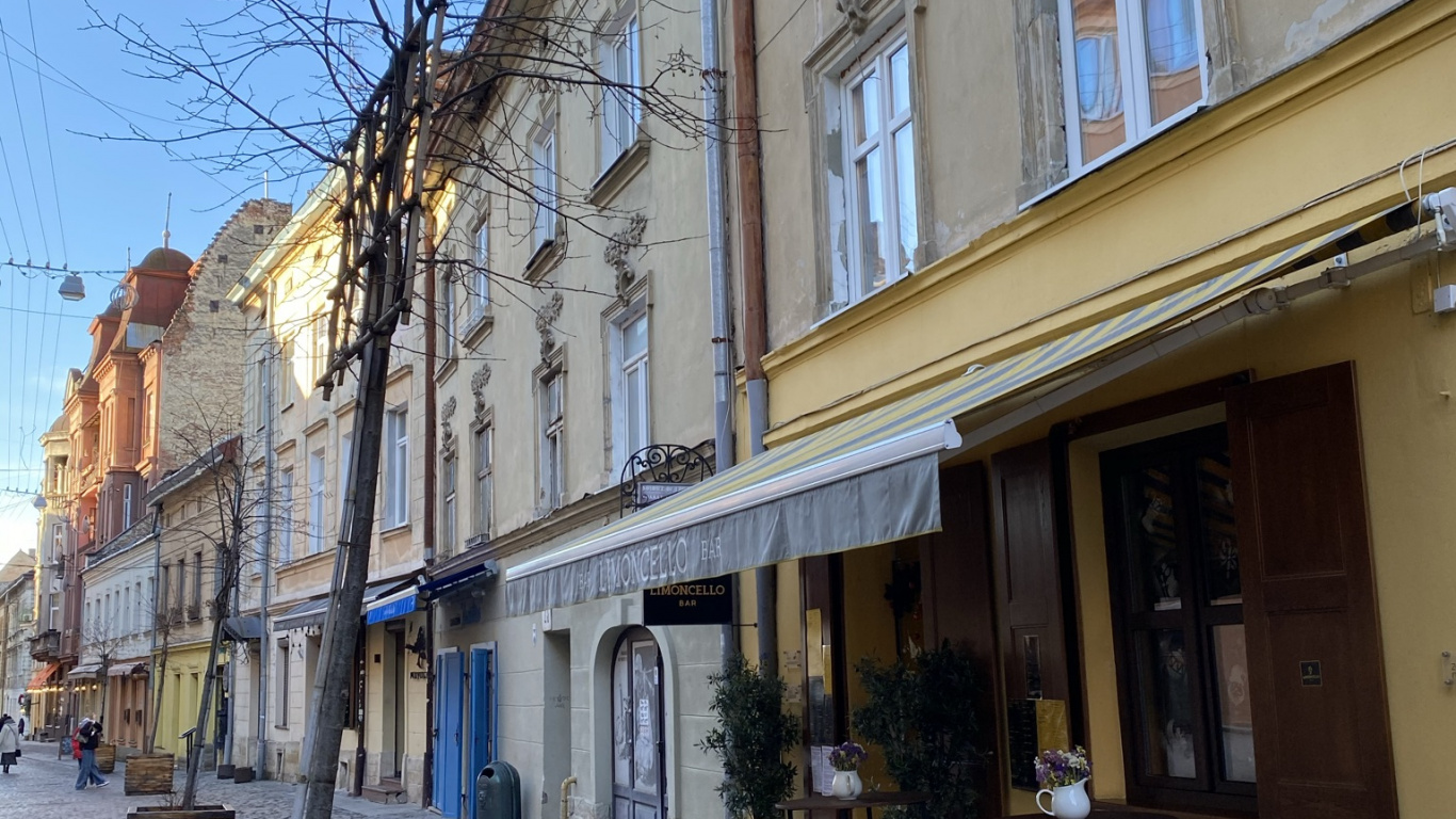 Inmueble, Ventana, Ciudad, Barrio, Edificio. Wallpaper in 1366x768 Resolution