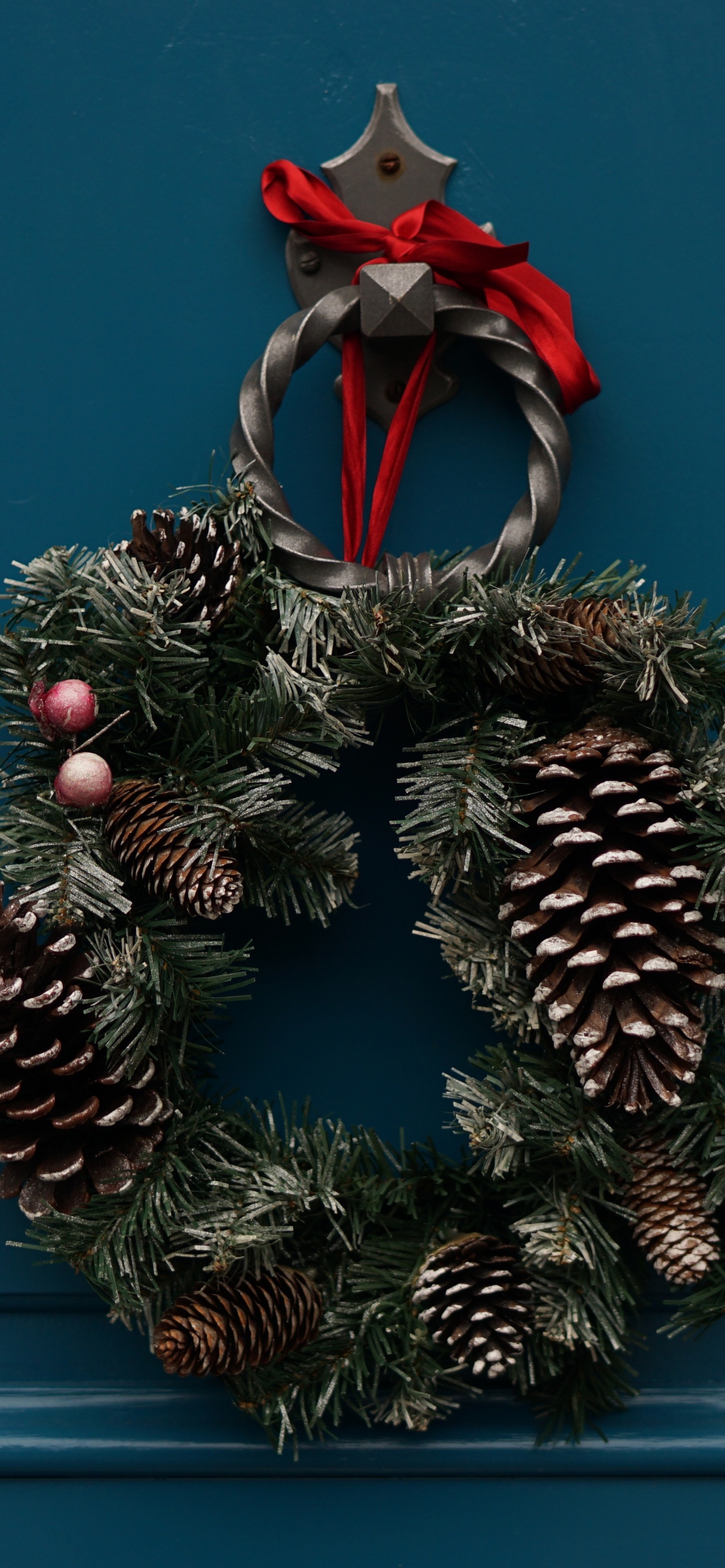 El Día De Navidad, la Navidad y la Temporada de Vacaciones, Decoración de la Navidad, Corona, el Pino de la Familia. Wallpaper in 1242x2688 Resolution