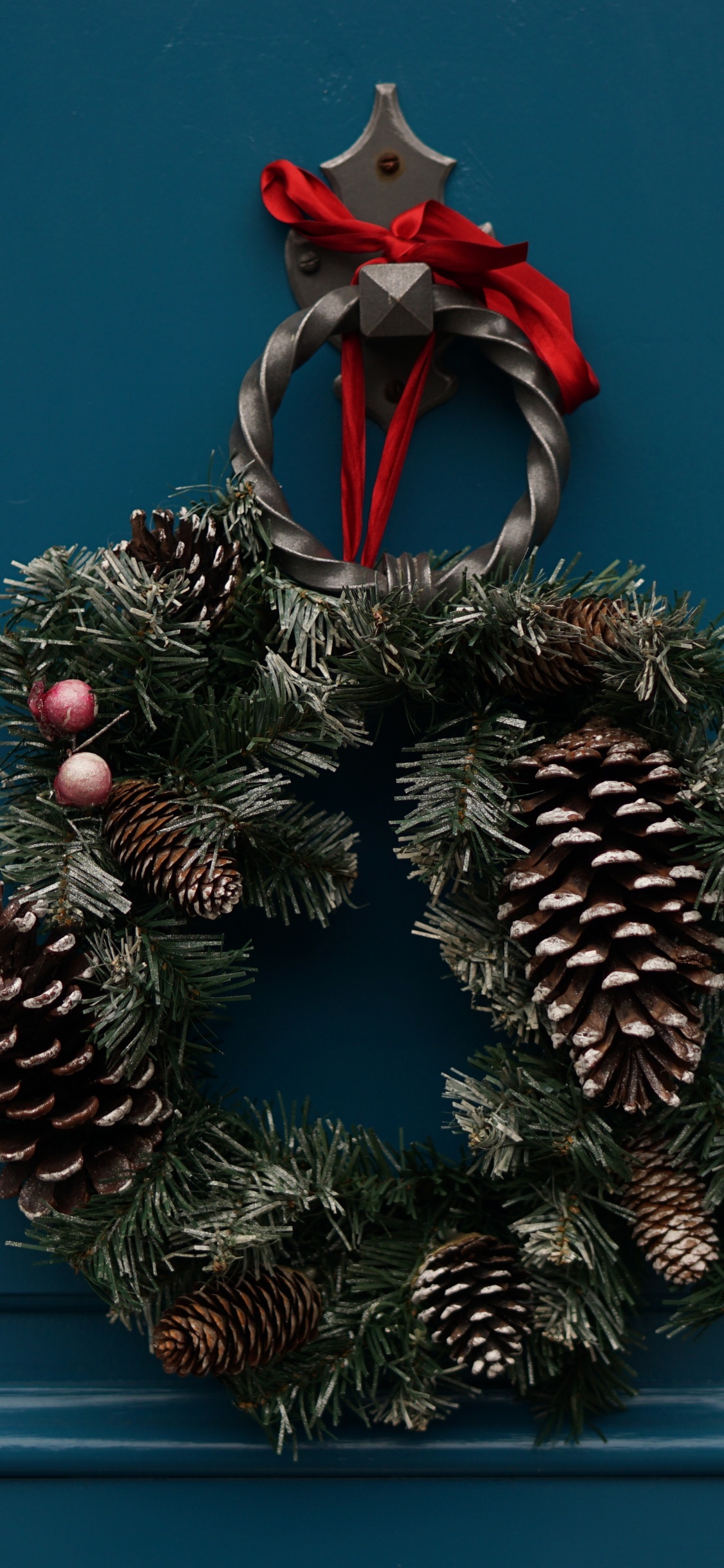 Christmas Day, Christmas and Holiday Season, Christmas Decoration, Holiday, Wreath. Wallpaper in 1125x2436 Resolution