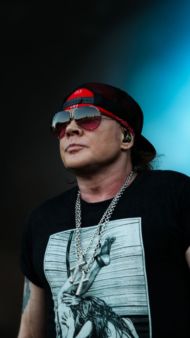 Musik Künstler, Guns N Roses, Brillen, Musik, Leistung. Wallpaper in 720x1280 Resolution