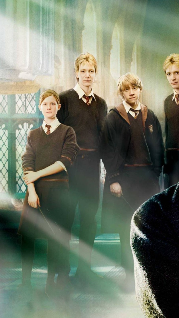 Mann in Schwarzer Anzugjacke. Wallpaper in 720x1280 Resolution