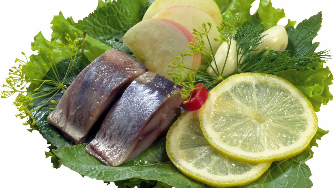 Brotscheiben Mit Zitronenscheiben Auf Weißer Keramikplatte. Wallpaper in 1280x720 Resolution