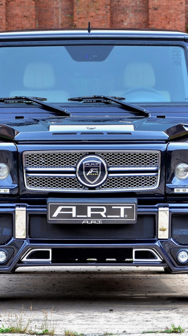 Blauer Jeep Wrangler Tagsüber Unterwegs. Wallpaper in 750x1334 Resolution