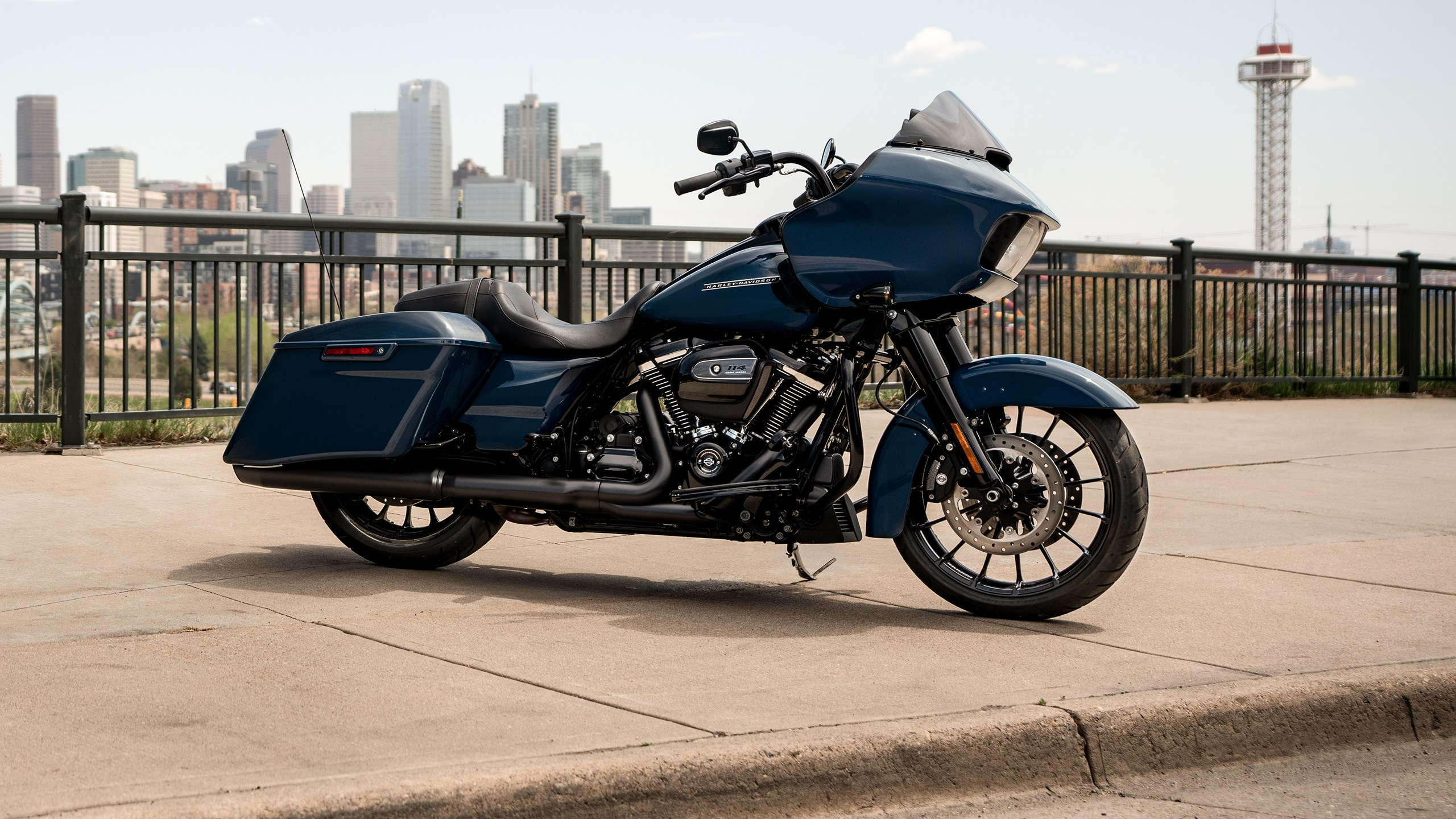 Blue and Black Cruiser Motorcycle on Gray Concrete Road During Daytime. Wallpaper in 2560x1440 Resolution