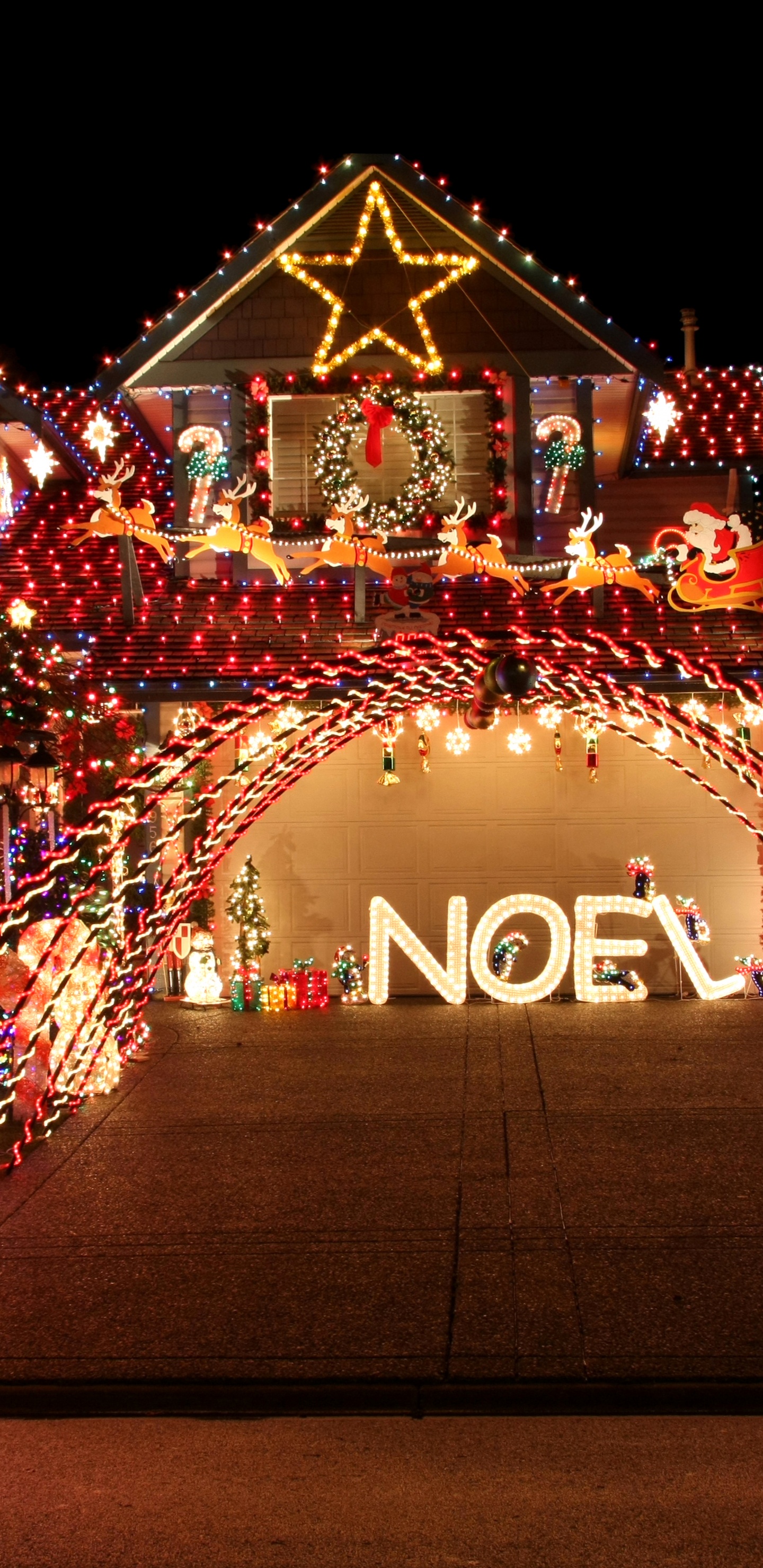 Luces de Navidad, El Día De Navidad, Decoración de la Navidad, Hito, Luz. Wallpaper in 1440x2960 Resolution