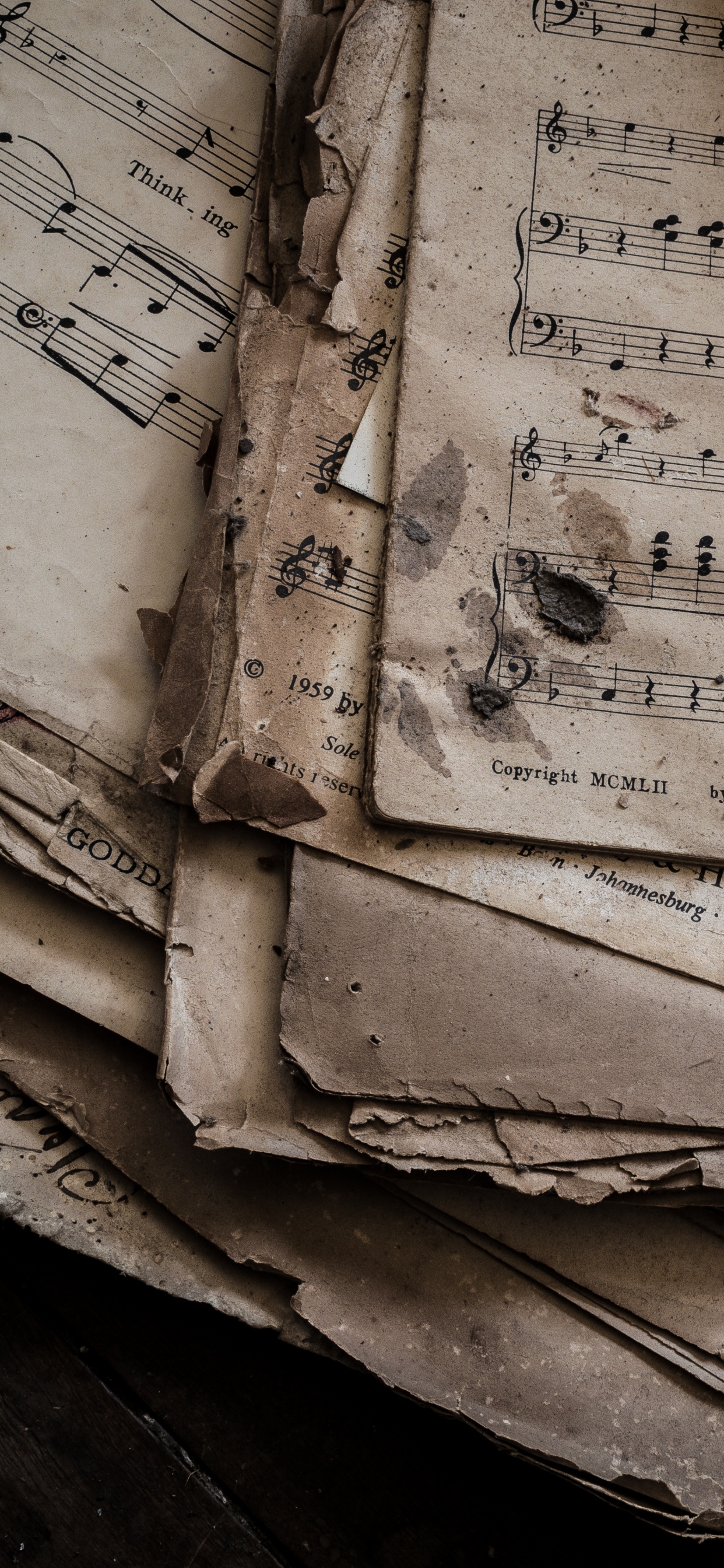 Noten, Musikalische Note, Text, Papier, Holz. Wallpaper in 1242x2688 Resolution
