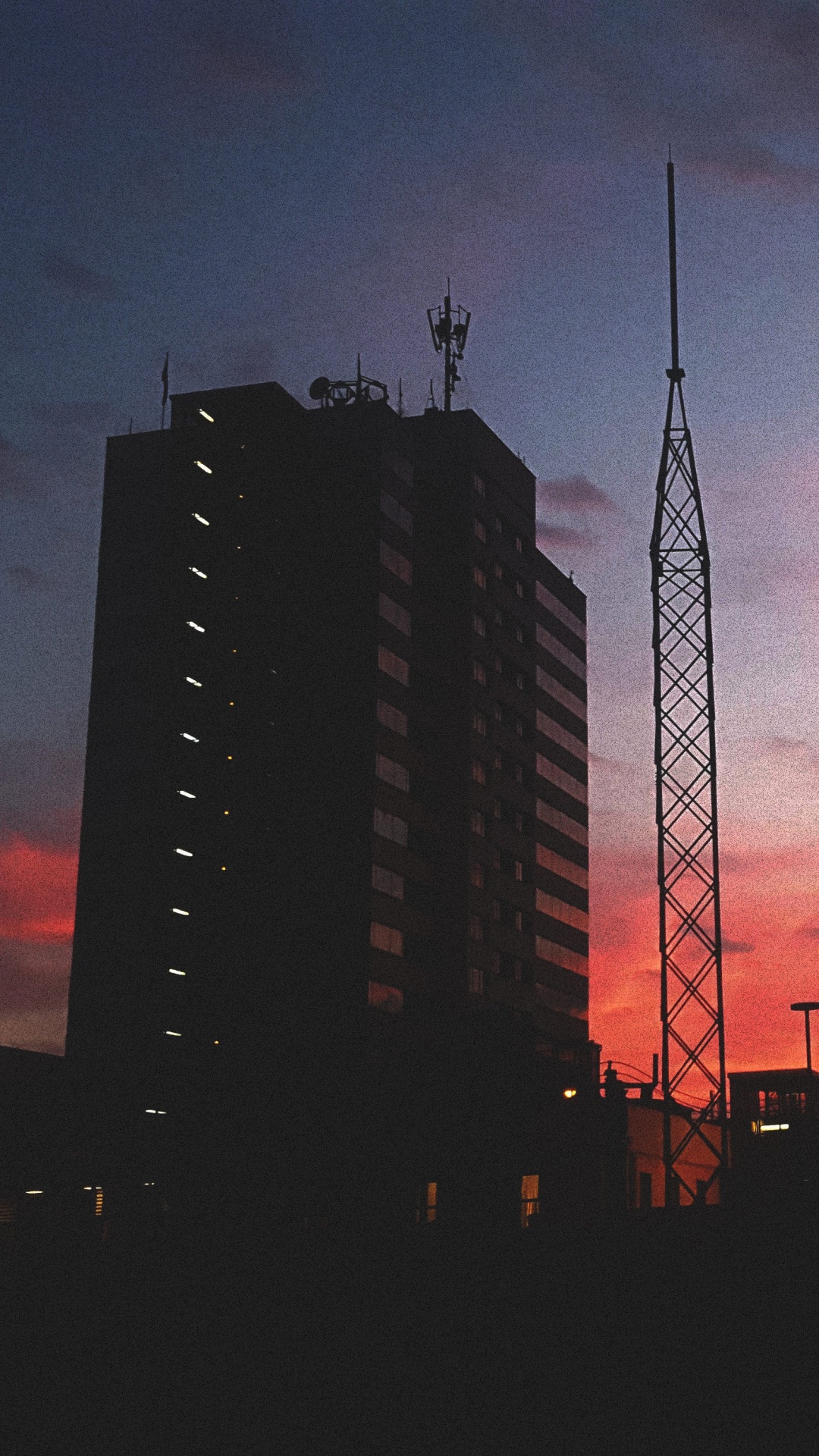 Ambiente, Edificio, Afterglow, la Luz de Calle, Atardecer. Wallpaper in 1080x1920 Resolution