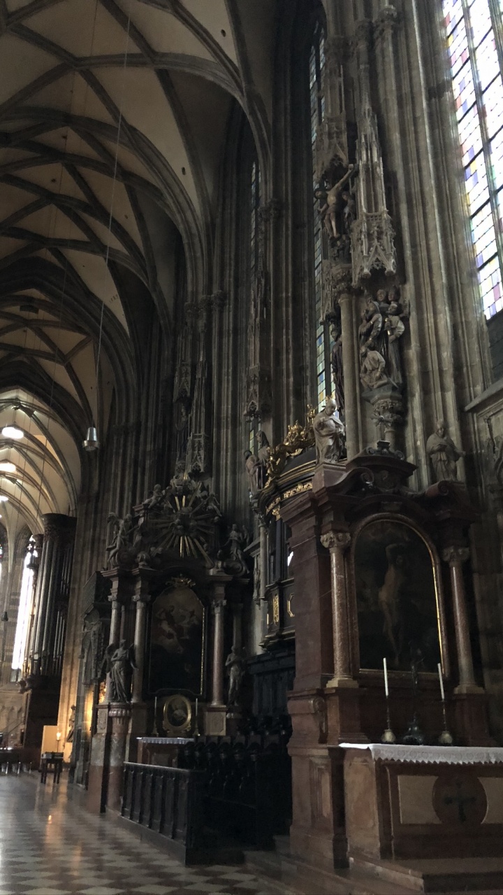 Medieval Architecture, Basilica, Religious Institute, Cathedral, Architecture. Wallpaper in 720x1280 Resolution