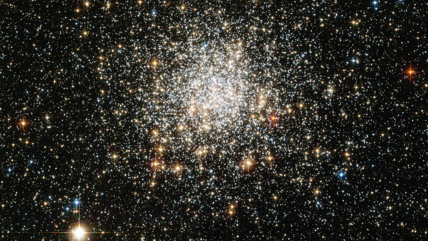 Étoiles Bleues et Blanches Dans le Ciel. Wallpaper in 1366x768 Resolution