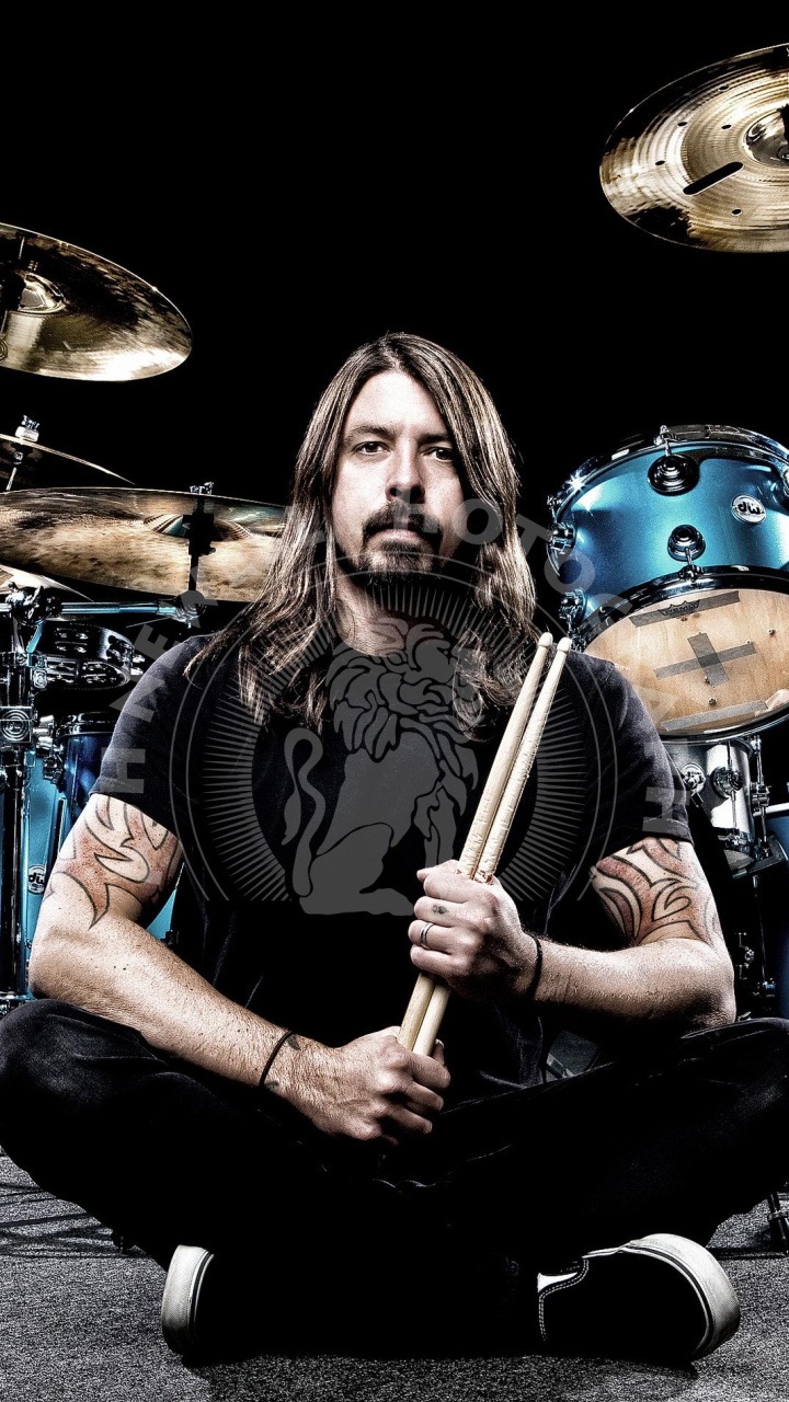 Dave Grohl, Foo Fighters, Drummer, Drum, Musician. Wallpaper in 720x1280 Resolution
