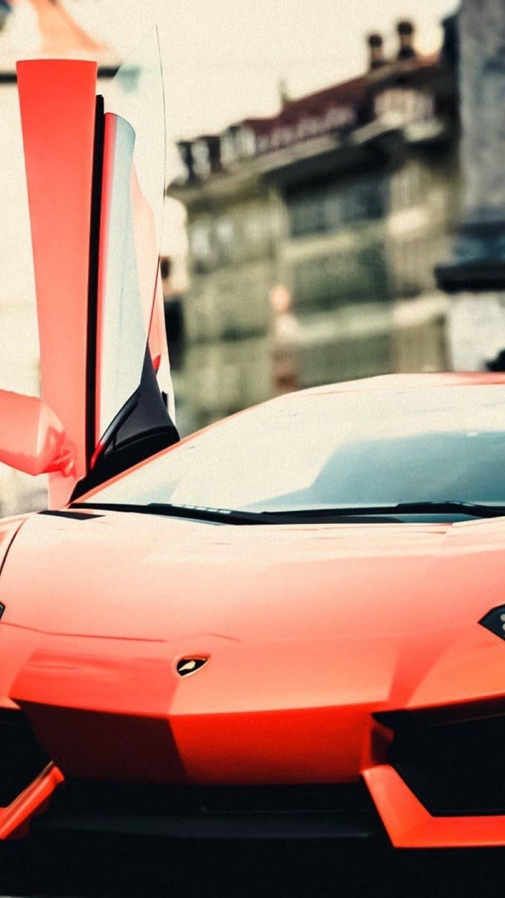 Roter Ferrari 458 Italia Tagsüber Unterwegs. Wallpaper in 720x1280 Resolution