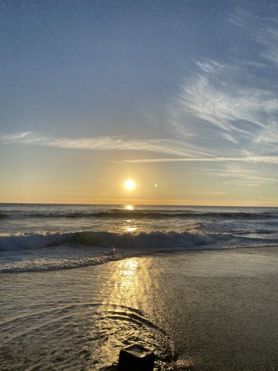 Meer, Flut, Wasser, Cloud, Wasserressourcen. Wallpaper in 1536x2048 Resolution