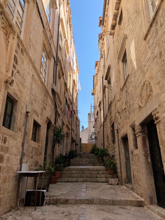 Sitio Histórico, la Historia Antigua, la Arquitectura Medieval, Faade, Carretera. Wallpaper in 3024x4032 Resolution