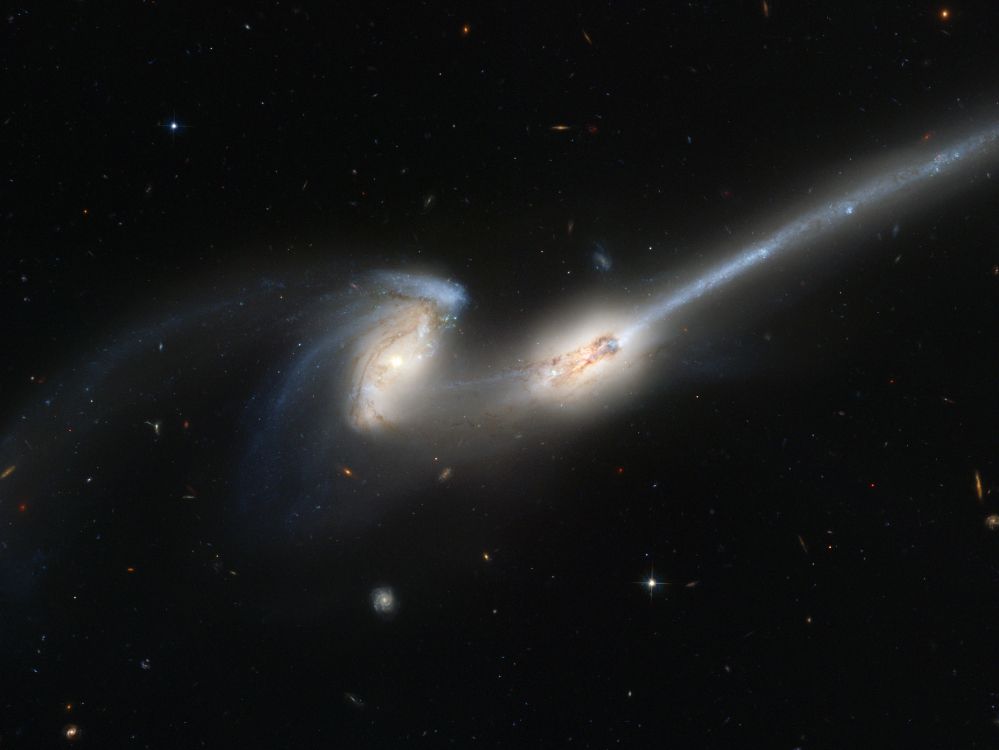 Ilustración de Galaxia Blanca y Azul. Wallpaper in 3857x2893 Resolution