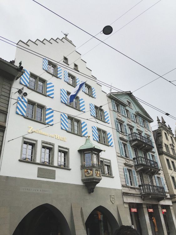 Architektur, Fenster, Nachbarschaft, Stadt, Strom. Wallpaper in 3024x4032 Resolution