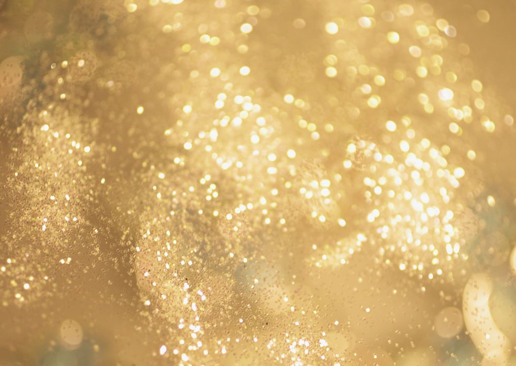 Gotas de Agua Sobre la Superficie Marrón. Wallpaper in 5057x3590 Resolution