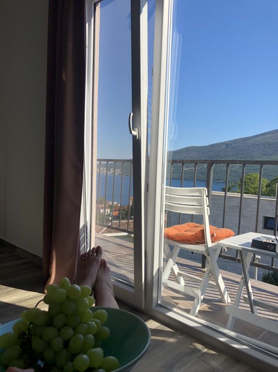 Appartement, Immobilier, Sans Pépins Fruits, Mobilier D'extérieur, Fruits. Wallpaper in 1536x2048 Resolution