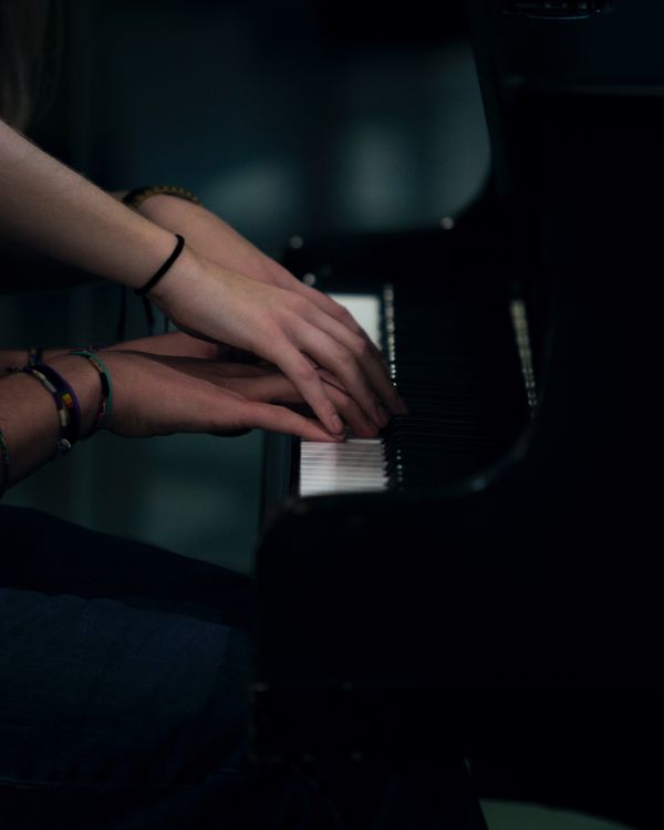Klavier, Pianist, Hand, Musiker, Arm. Wallpaper in 3648x4560 Resolution