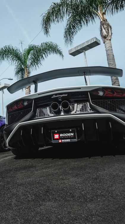 Tope, Coche, Neumatico, Auto Compacto, Carro de Lujo. Wallpaper in 1080x1920 Resolution