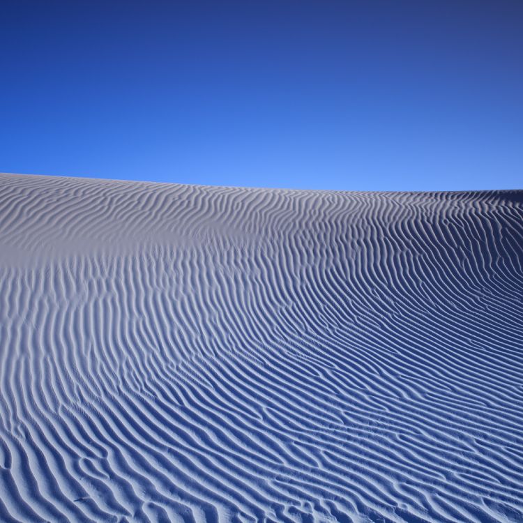 Desierto Bajo un Cielo Azul Durante el Día. Wallpaper in 2560x2560 Resolution