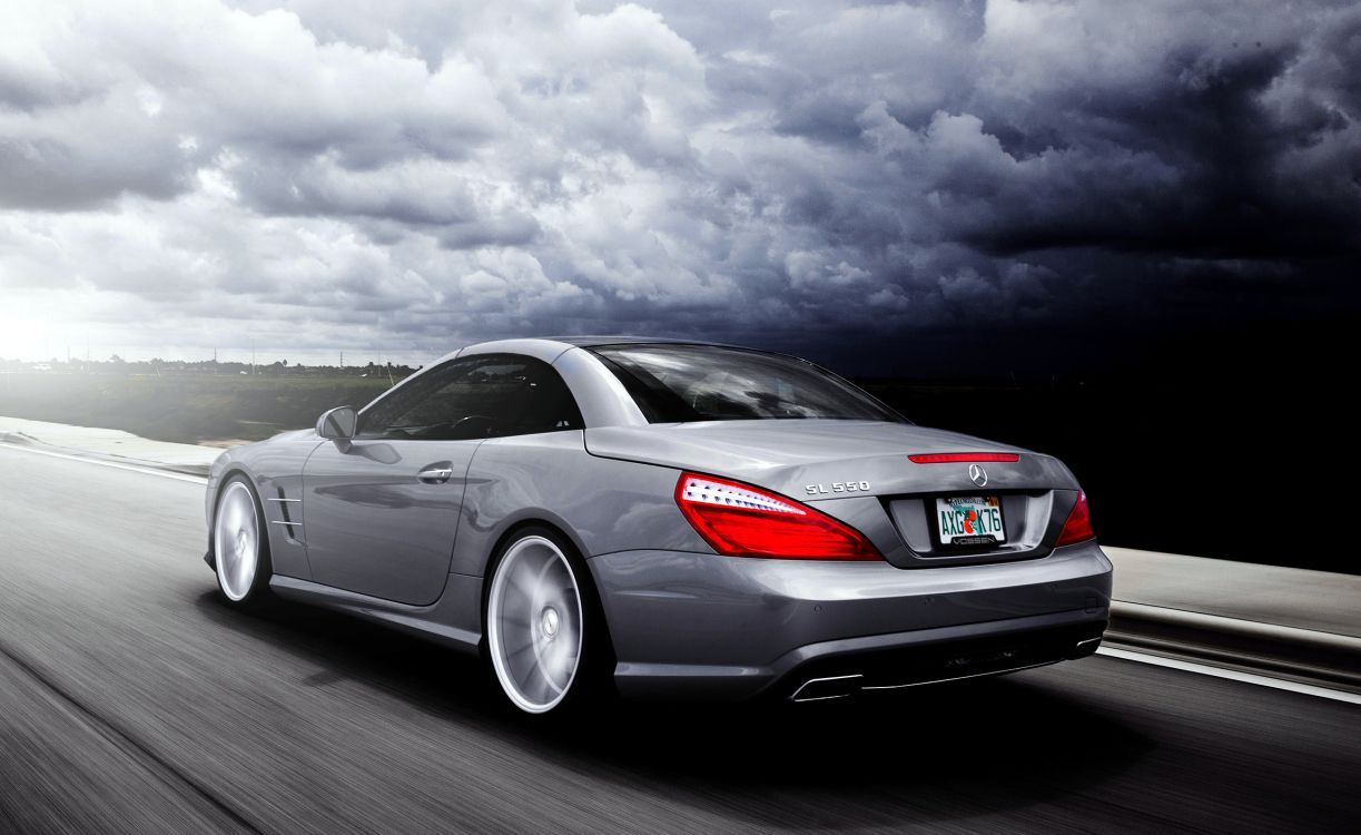 Porsche 911 Grise Sur Route. Wallpaper in 2300x1410 Resolution