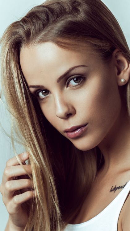 Beauté, Célébrité, Android, Front, Nez. Wallpaper in 1080x1920 Resolution