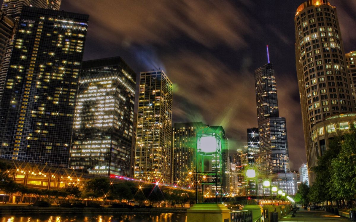 Bâtiments de la Ville Pendant la Nuit. Wallpaper in 2560x1600 Resolution