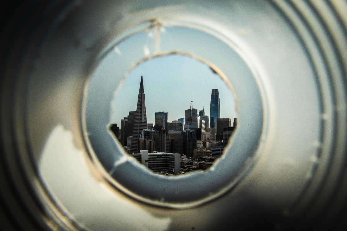 Edificios de Gran Altura Bajo un Cielo Azul Durante el Día. Wallpaper in 4947x3298 Resolution