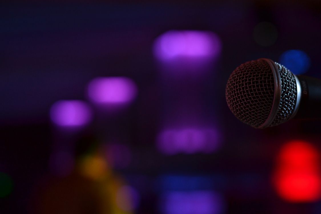 Microphone, Pied de Microphone, L'équipement Audio, Violette, Lumière. Wallpaper in 4608x3072 Resolution
